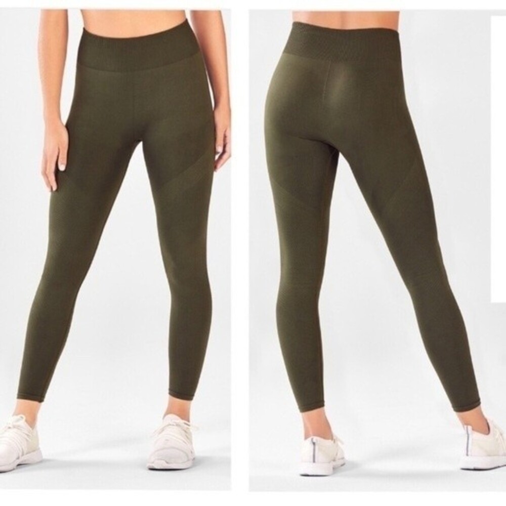 Fabletics High Rise Seamless Rib 7/8 Leggings S